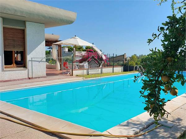 Villa esclusiva vista mare, piscina e tennis